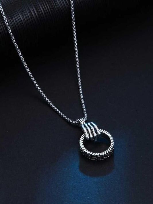 Elegant Ring-Shaped Pendant – Timeless & Stylish